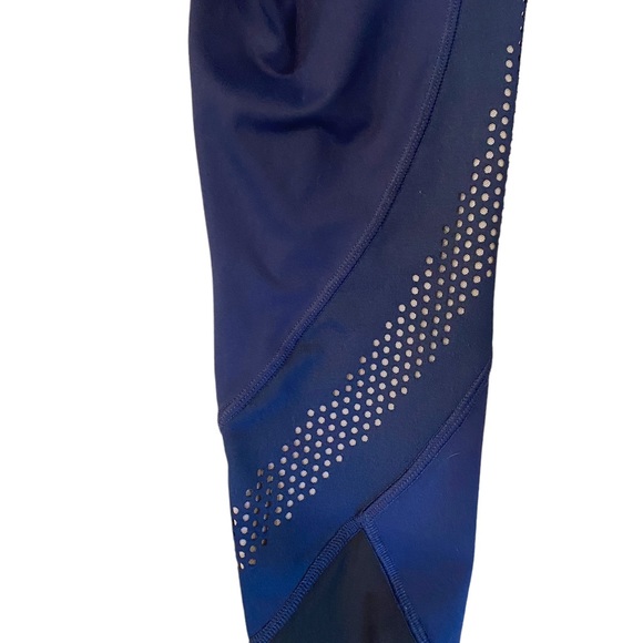 Pink Victoria’s Secret Ultimate Navy Blue and Black Leggings with Mesh Detail - Picture 10 of 13